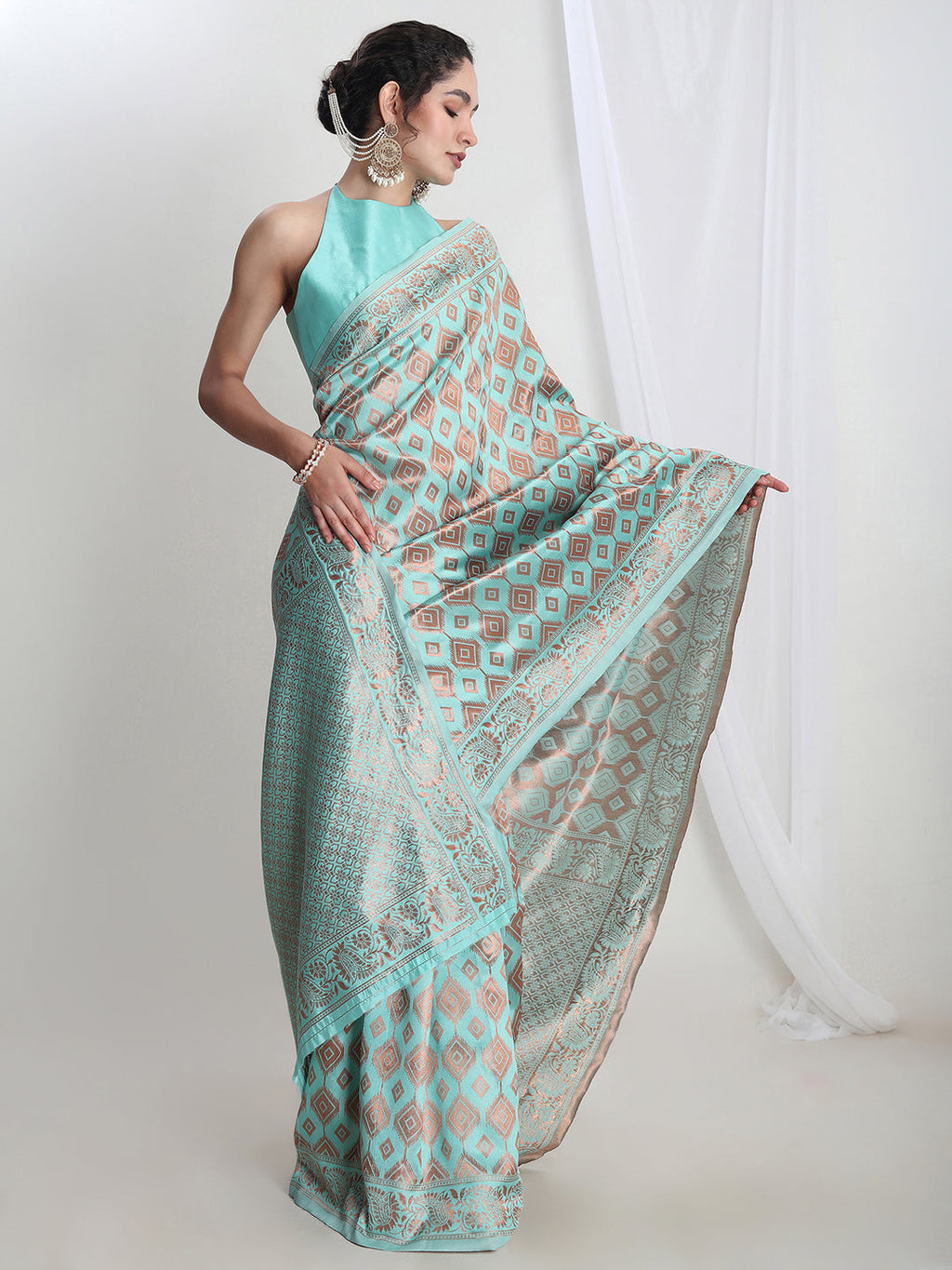 Janasya Light Blue Silk Blend Geometric Jacquard Saree - Distacart