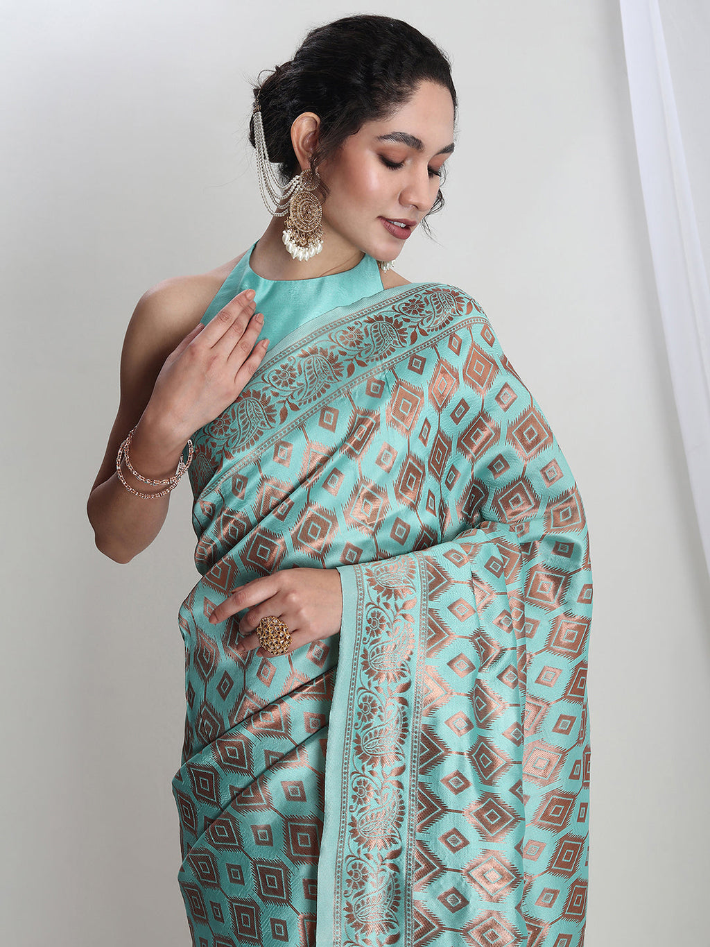 Janasya Light Blue Silk Blend Geometric Jacquard Saree - Distacart
