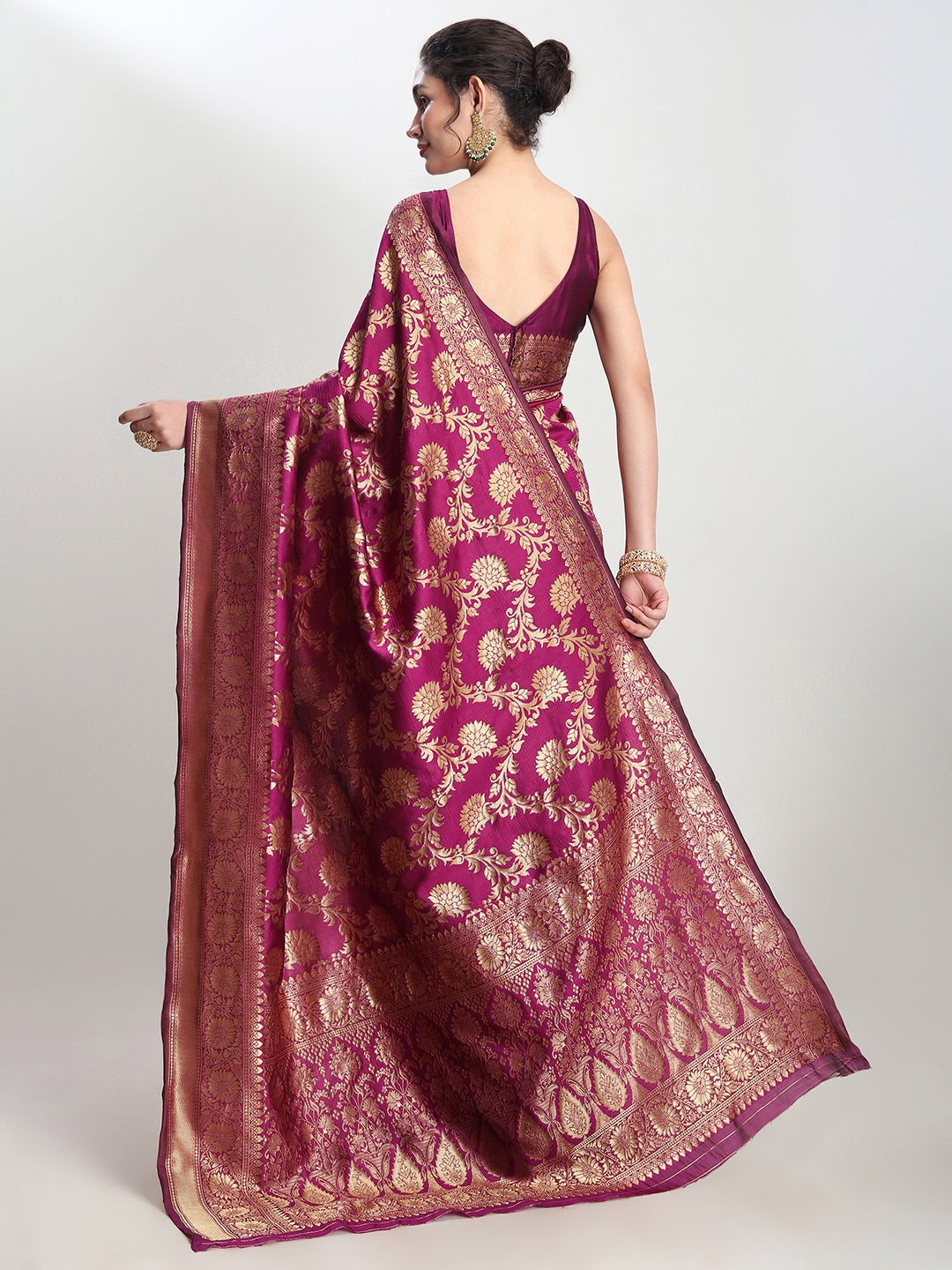Janasya Purple Silk Blend Floral Jacquard Saree - Distacart