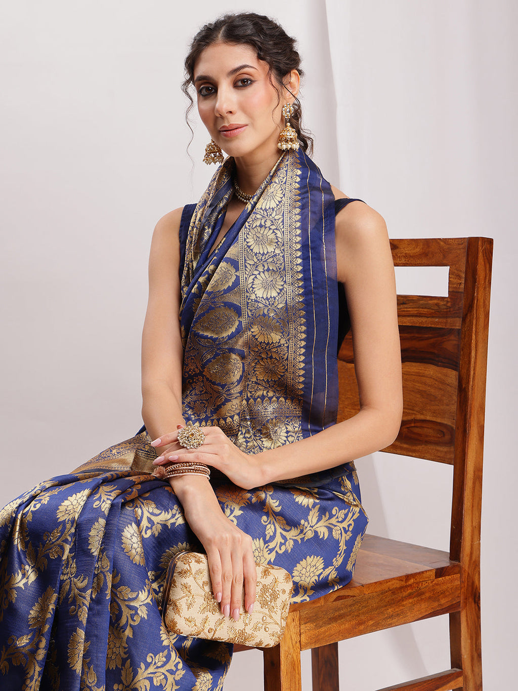 Janasya Navy Blue Silk Blend Floral Jacquard Saree - Distacart