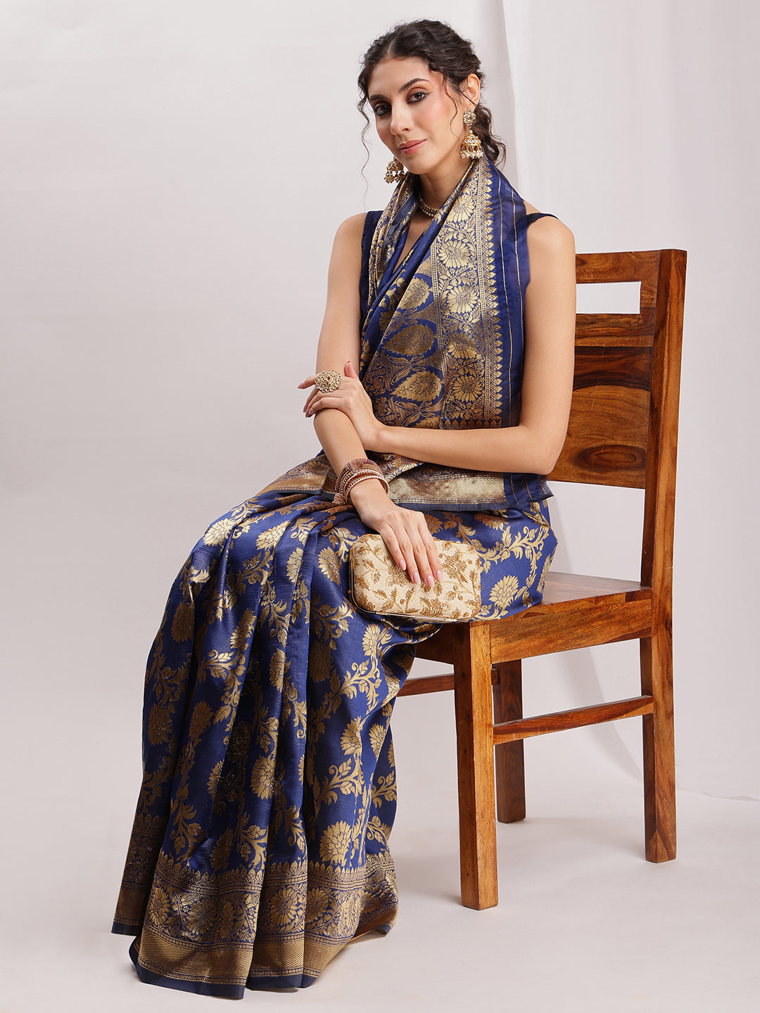Janasya Navy Blue Silk Blend Floral Jacquard Saree - Distacart