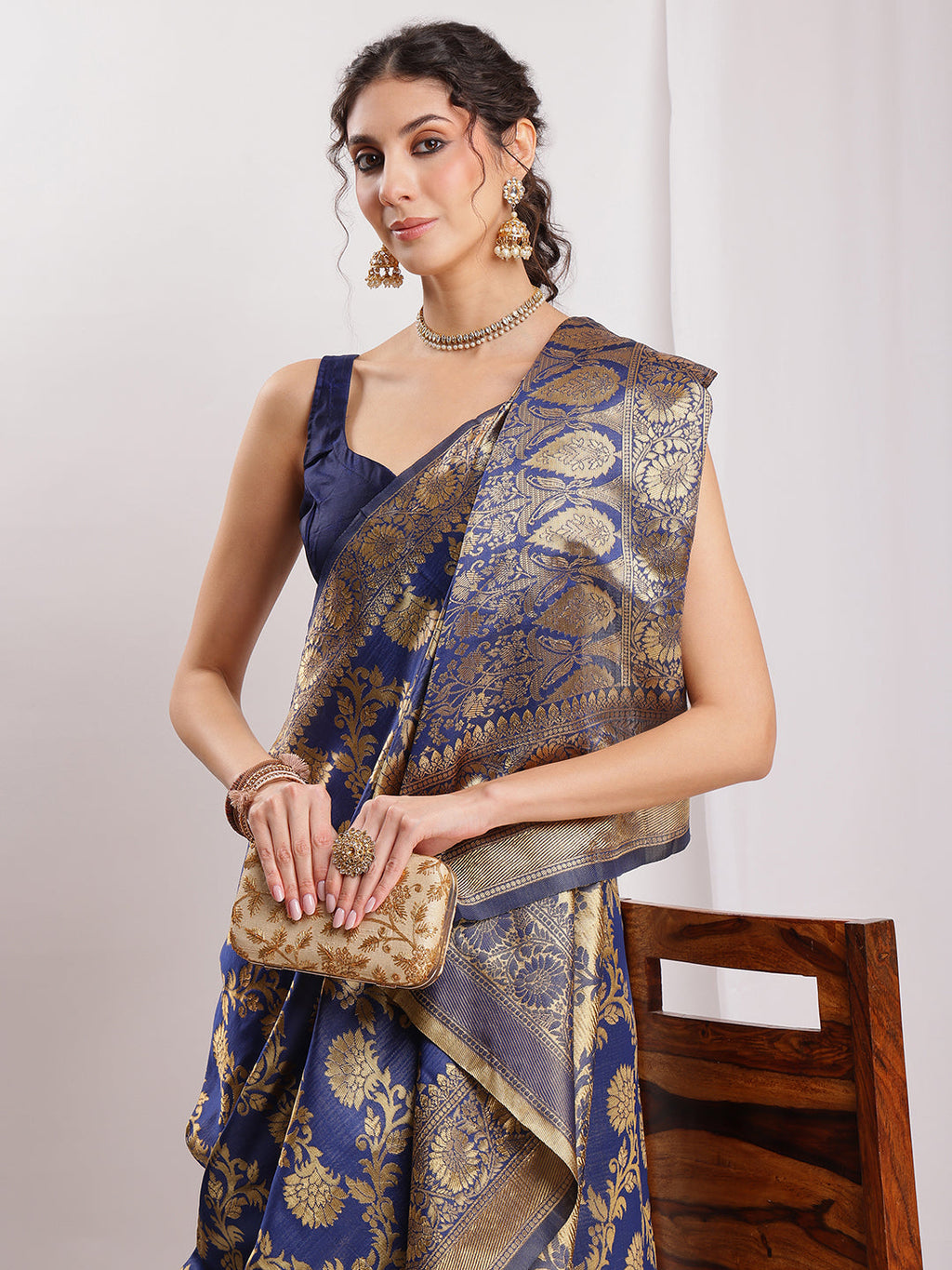 Janasya Navy Blue Silk Blend Floral Jacquard Saree - Distacart