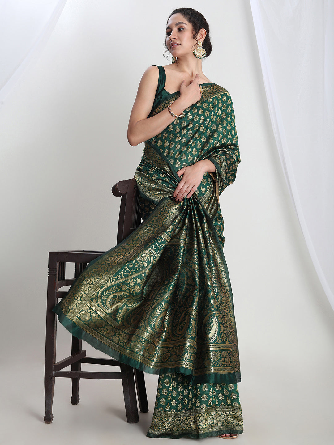 Janasya Dark Green Silk Blend Floral Jacquard Saree - Distacart