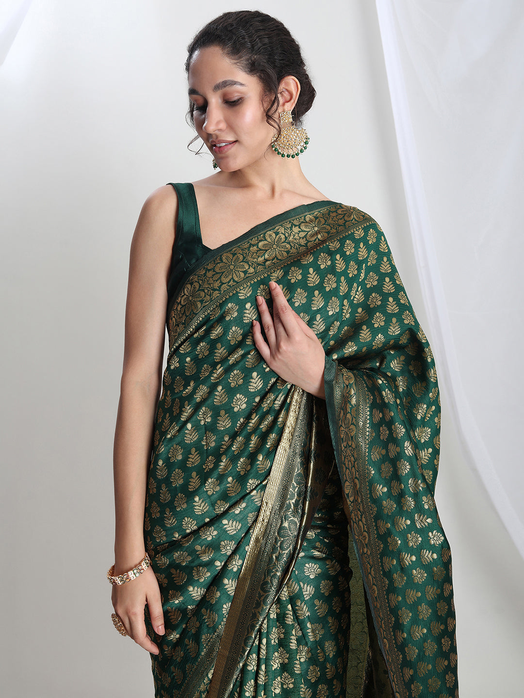 Janasya Dark Green Silk Blend Floral Jacquard Saree - Distacart