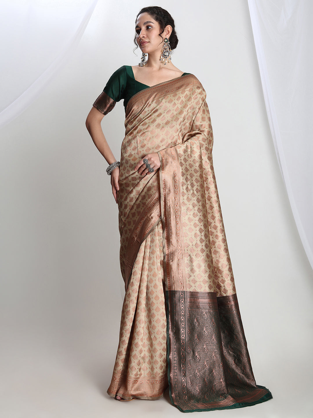 Janasya Beige Silk Blend Ethnic Motifs Jacquard Saree - Distacart