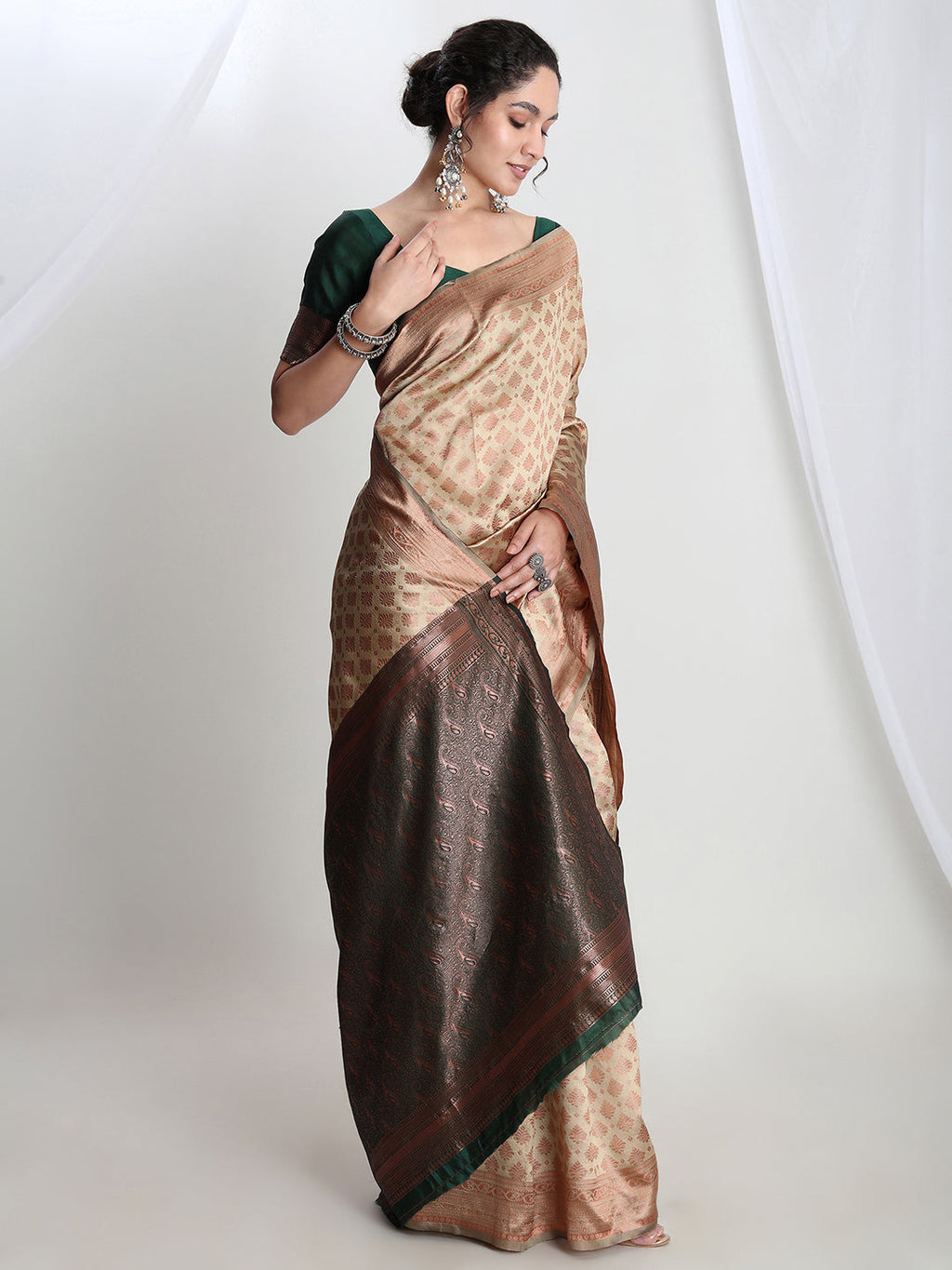 Janasya Beige Silk Blend Ethnic Motifs Jacquard Saree - Distacart