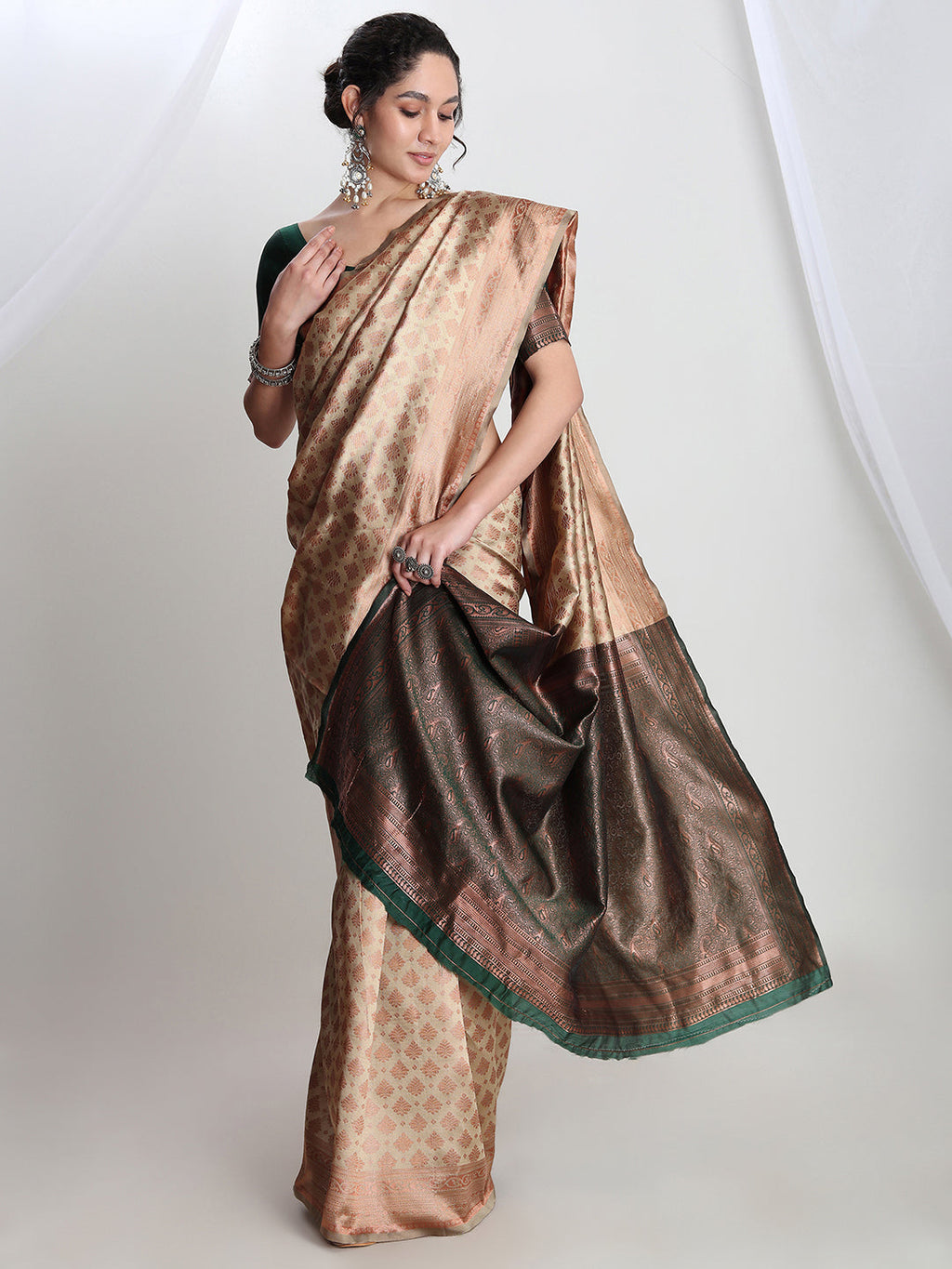 Janasya Beige Silk Blend Ethnic Motifs Jacquard Saree - Distacart