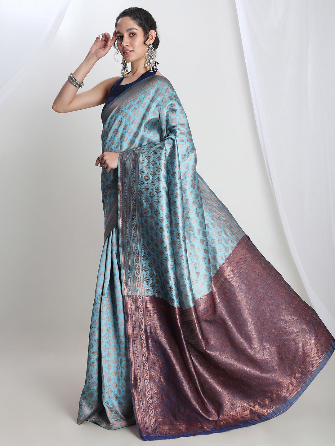 Janasya Light Blue Silk Blend Ethnic Motifs Jacquard Saree - Distacart