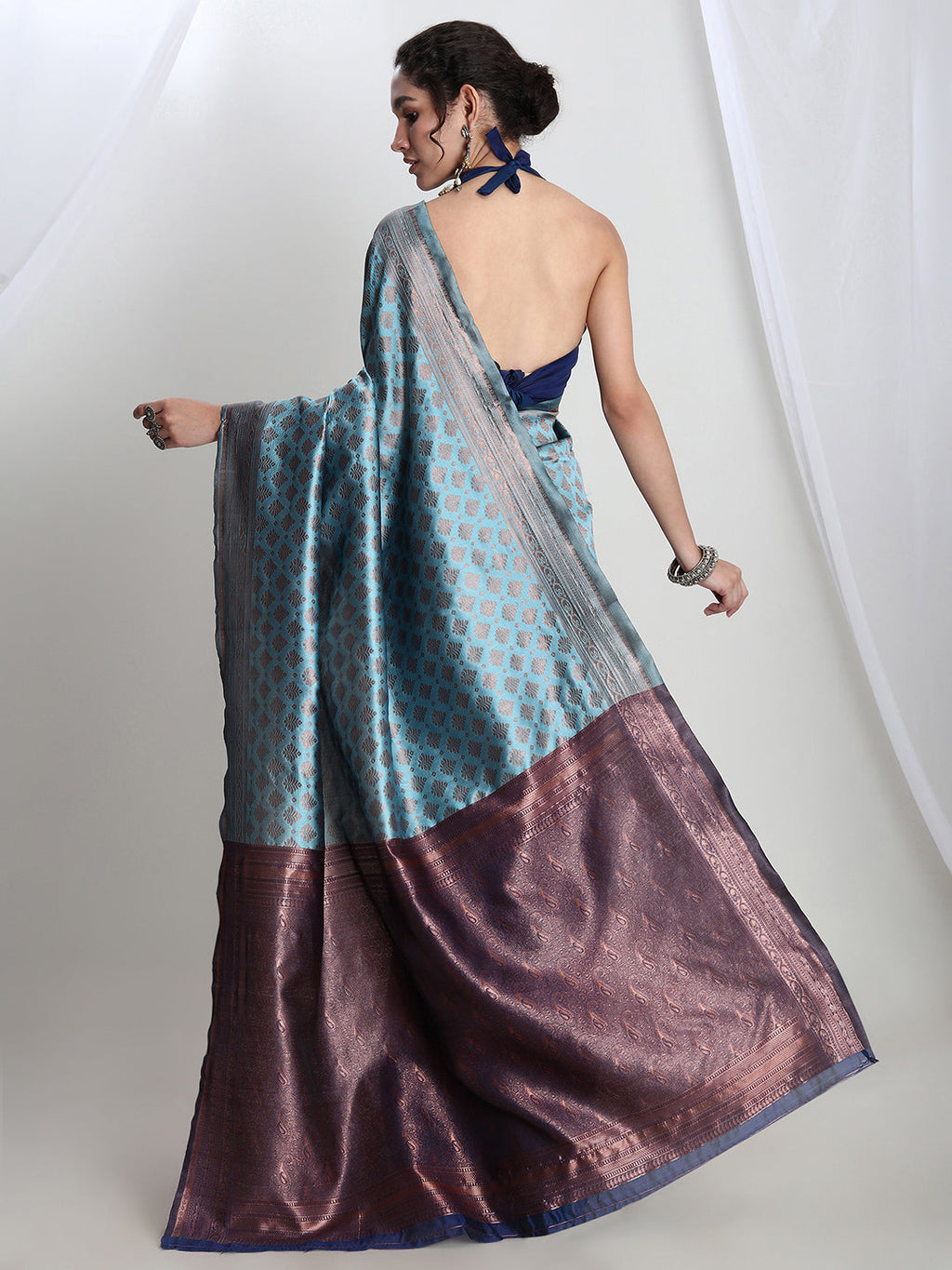 Janasya Light Blue Silk Blend Ethnic Motifs Jacquard Saree - Distacart