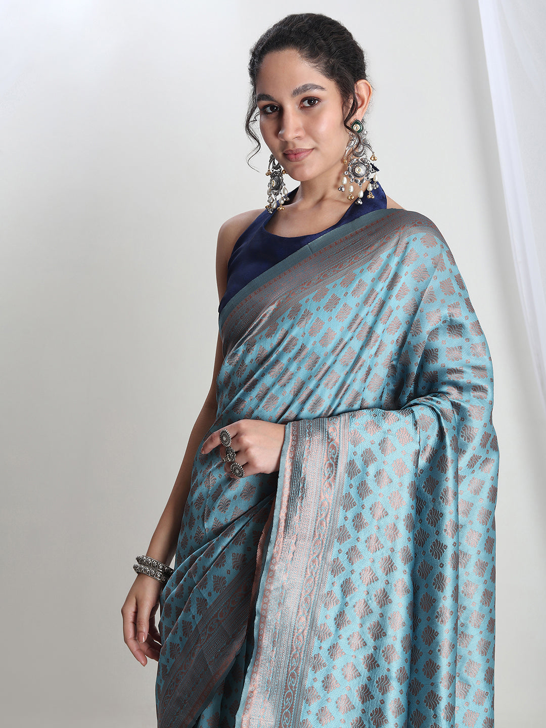 Janasya Light Blue Silk Blend Ethnic Motifs Jacquard Saree - Distacart