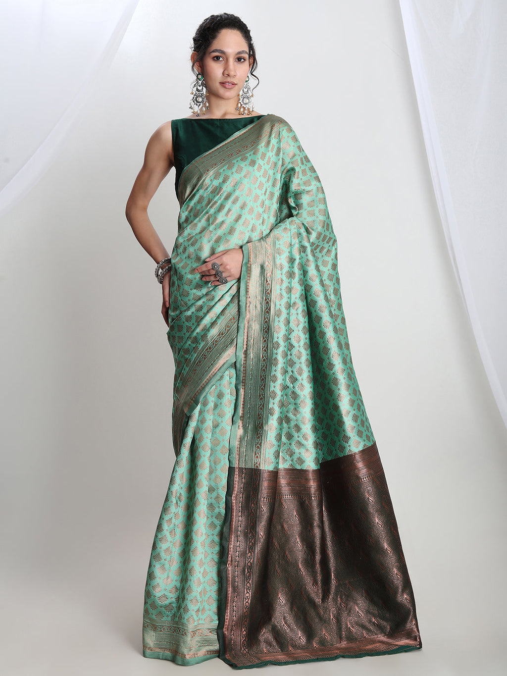 Janasya Light Green Silk Blend Ethnic Motifs Jacquard Saree - Distacart