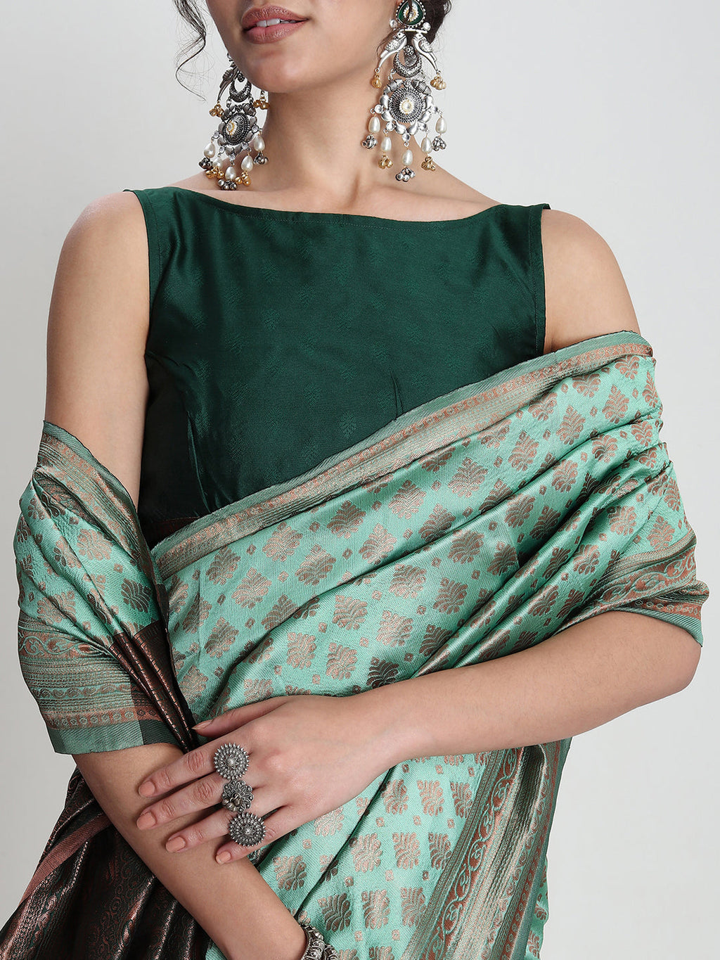 Janasya Light Green Silk Blend Ethnic Motifs Jacquard Saree - Distacart