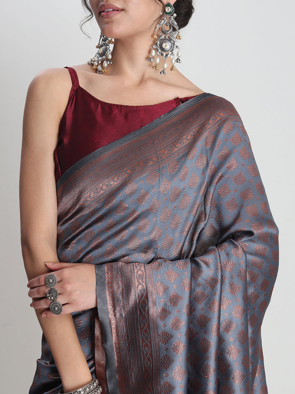 Janasya Grey Silk Blend Ethnic Motifs Jacquard Saree - Distacart
