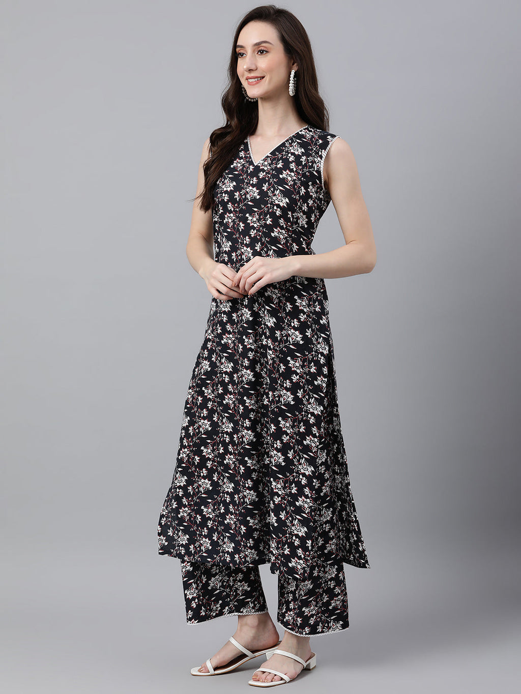 Indian Clothing Janasya Women's Black Cotton Floral Printed Straight Casual Kurta Set