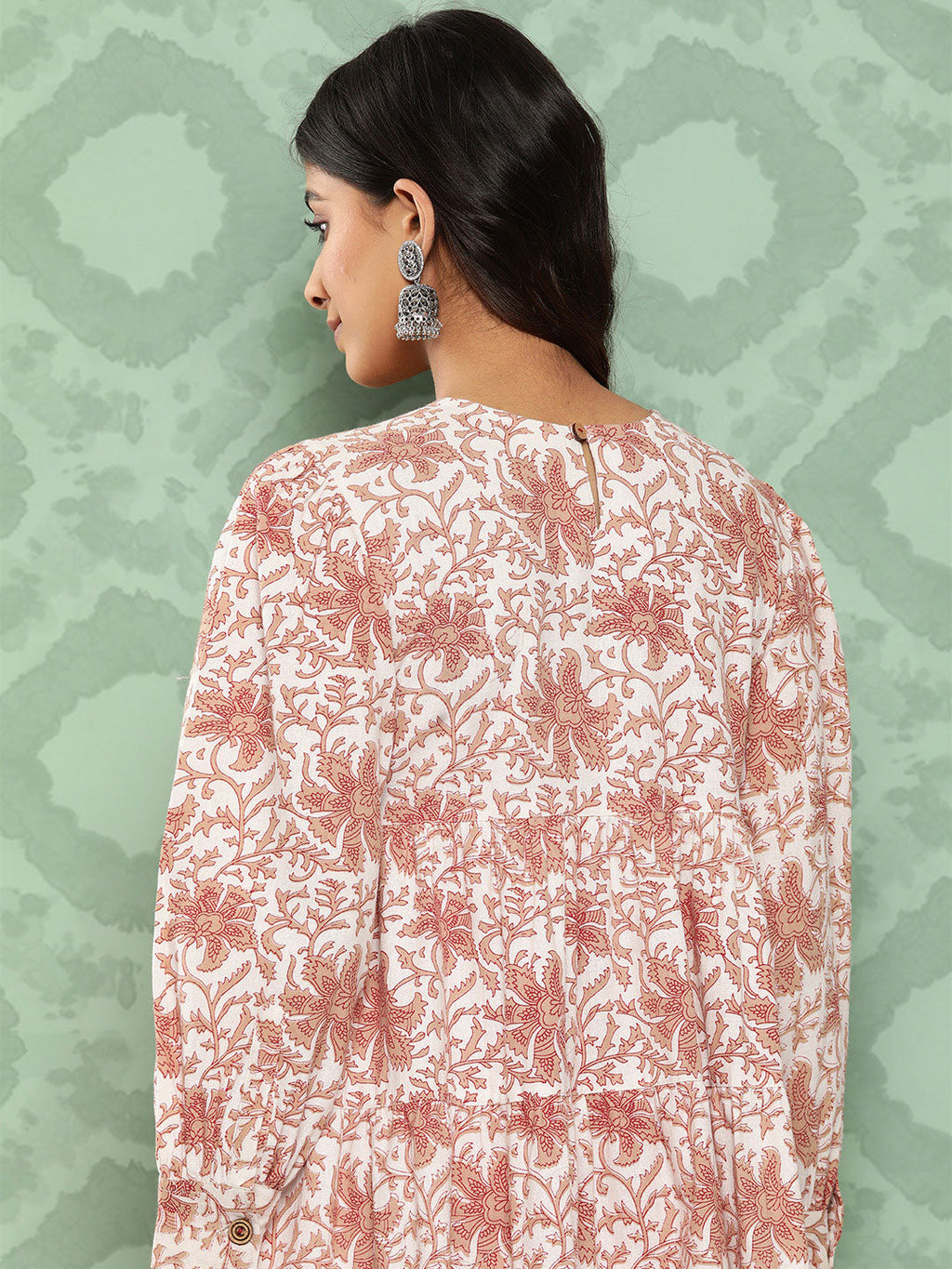 Janasya Women's White Cotton Botanical Printed Tiered Casual Kurta Set