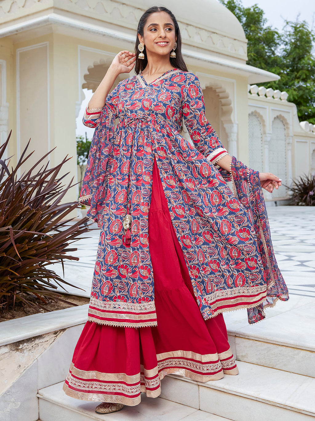 Janasya Women's Blue Cotton Floral Printed Festive Front Slit Kurta Set