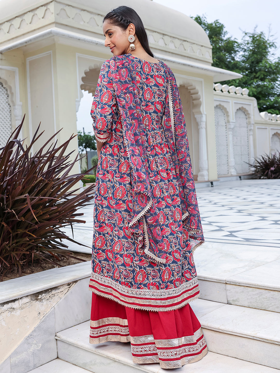 Janasya Women's Blue Cotton Floral Printed Festive Front Slit Kurta Set