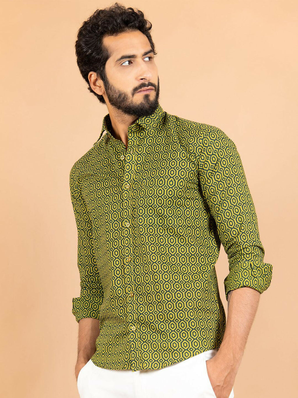 Miravan Men's Pure Cotton Green Geomatric Printed Full Sleeve Slim Fit Shirt