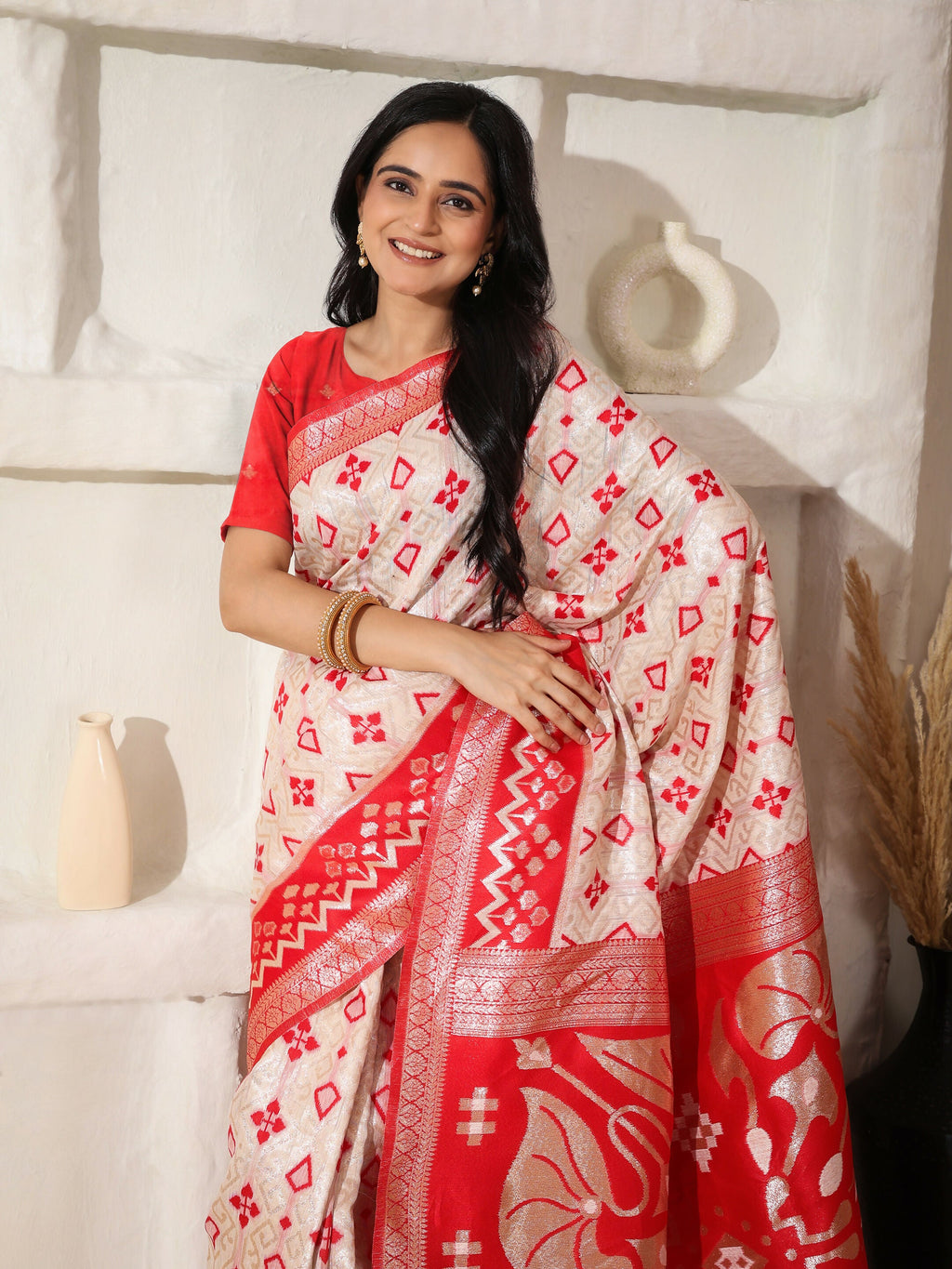 Shree Shyam Fashion Linen Cotton Red & White Saree - Distacart