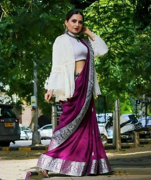 DEIANA'S Beautiful Designer Golden zari Soft Lichi Silk Saree - Majenta