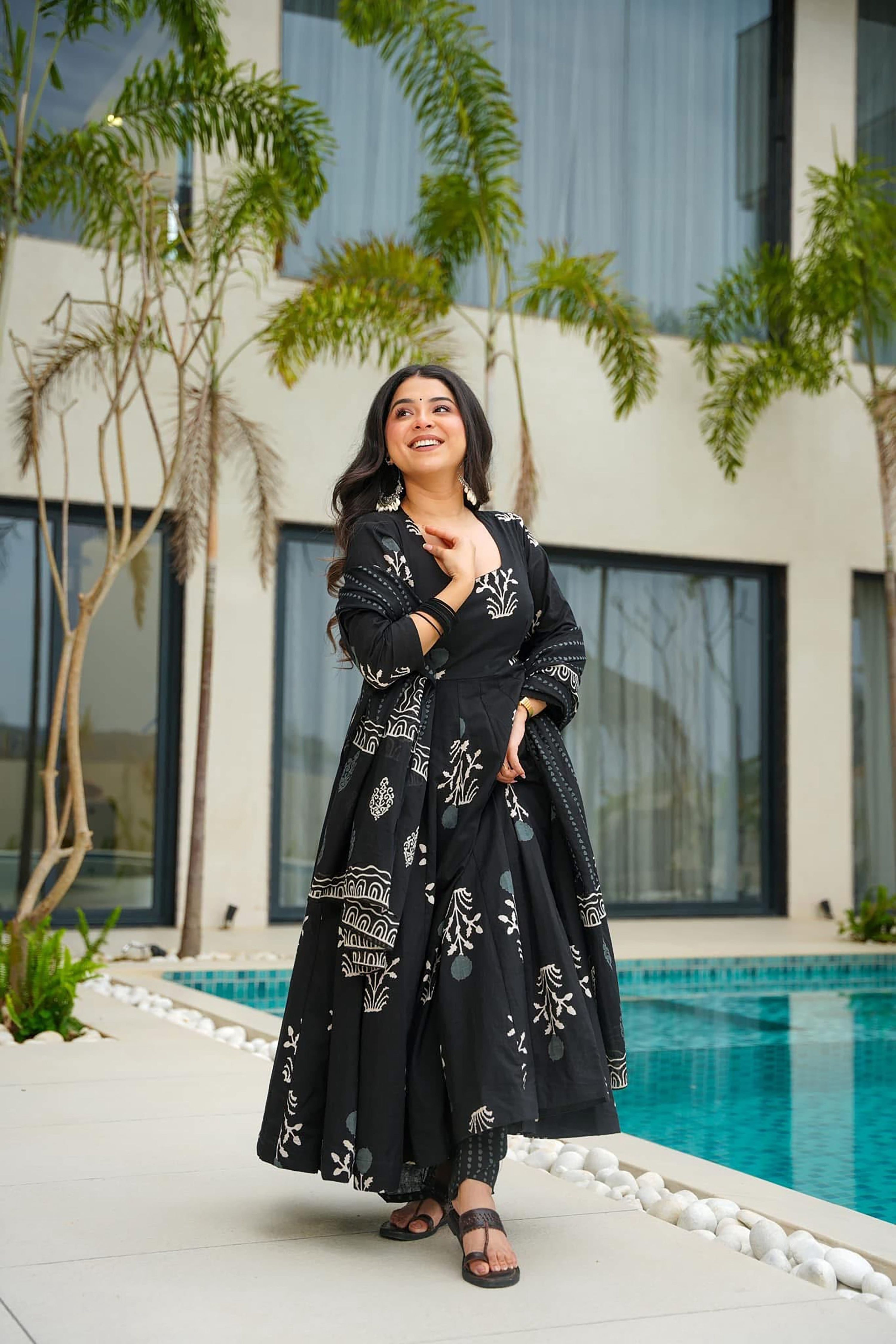 Sonakshi Women's Black Mal cottan Digital Print Full Round Flair Anarkali Gown Set With Dupatta