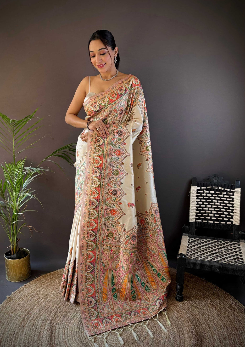 Sonakshi Women's Off White Pashmina Silk Zari Woven Traditional Saree with Blouse - Distacart