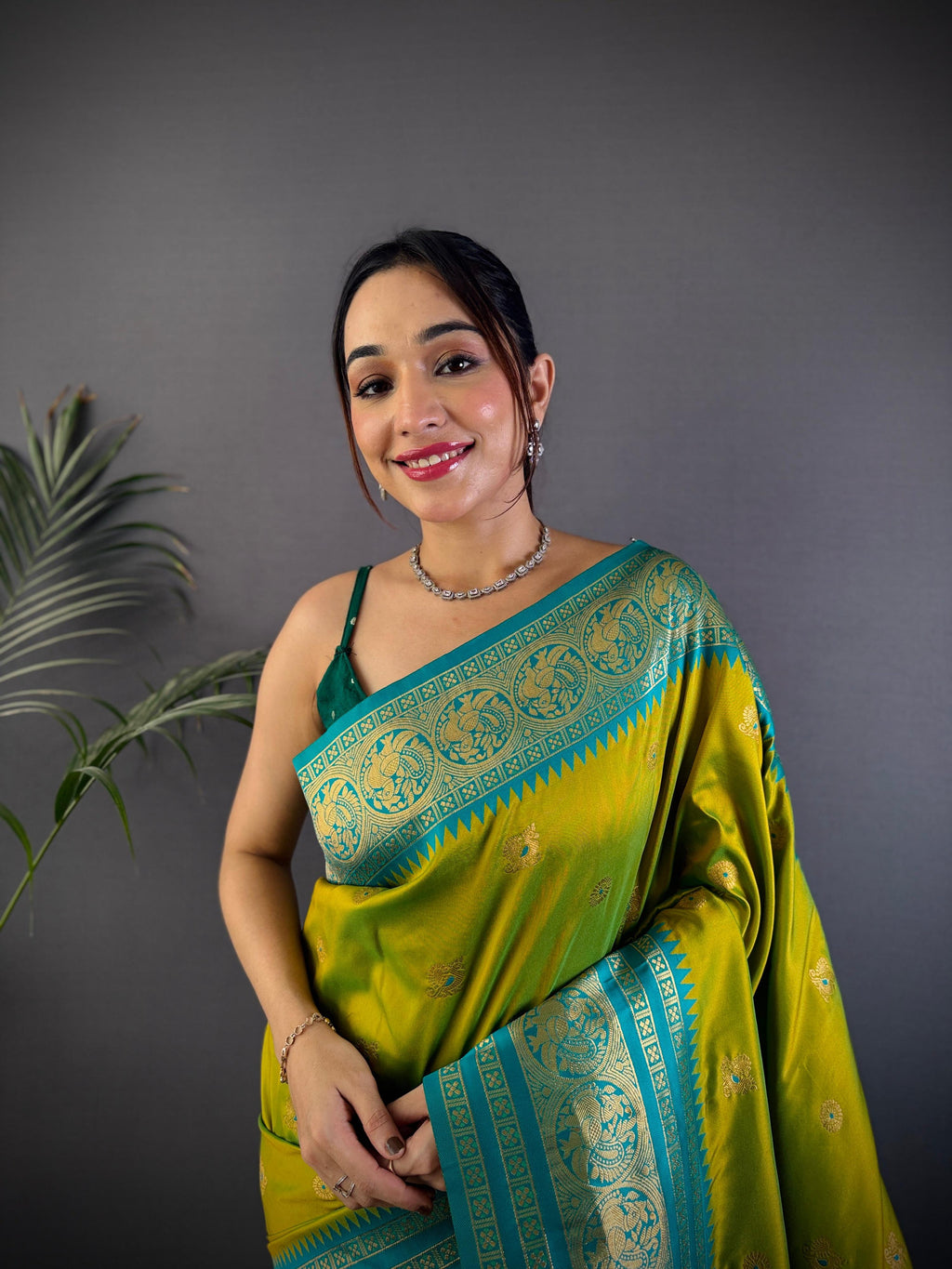 Sonakshi Women's Parrot Soft Silk Zari Woven Traditional Saree with Blouse - Distacart