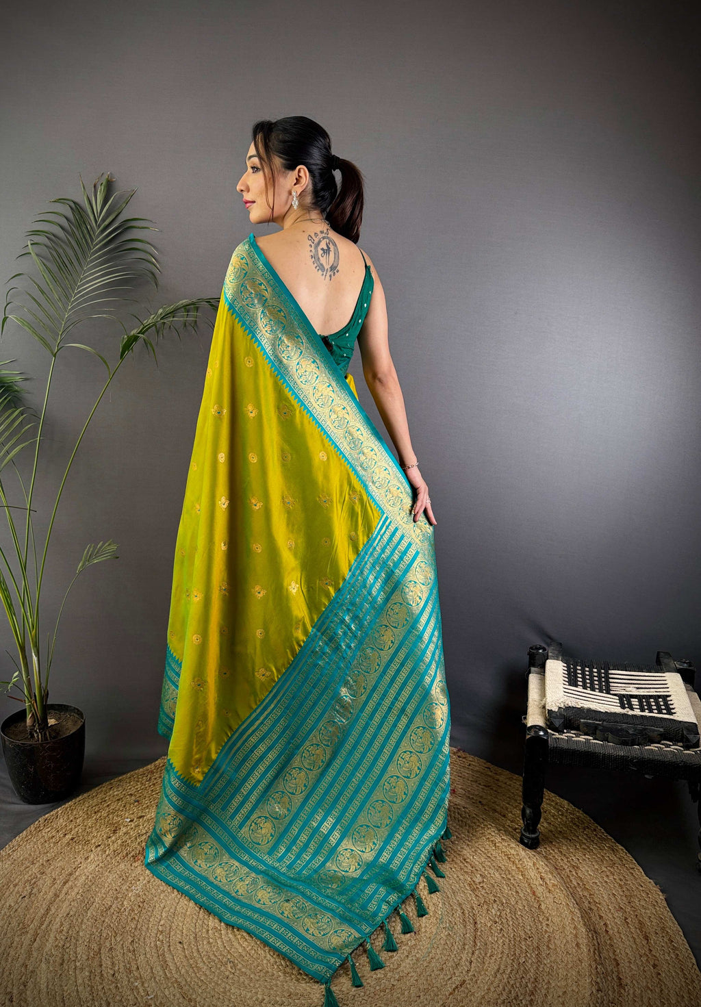 Sonakshi Women's Parrot Soft Silk Zari Woven Traditional Saree with Blouse - Distacart