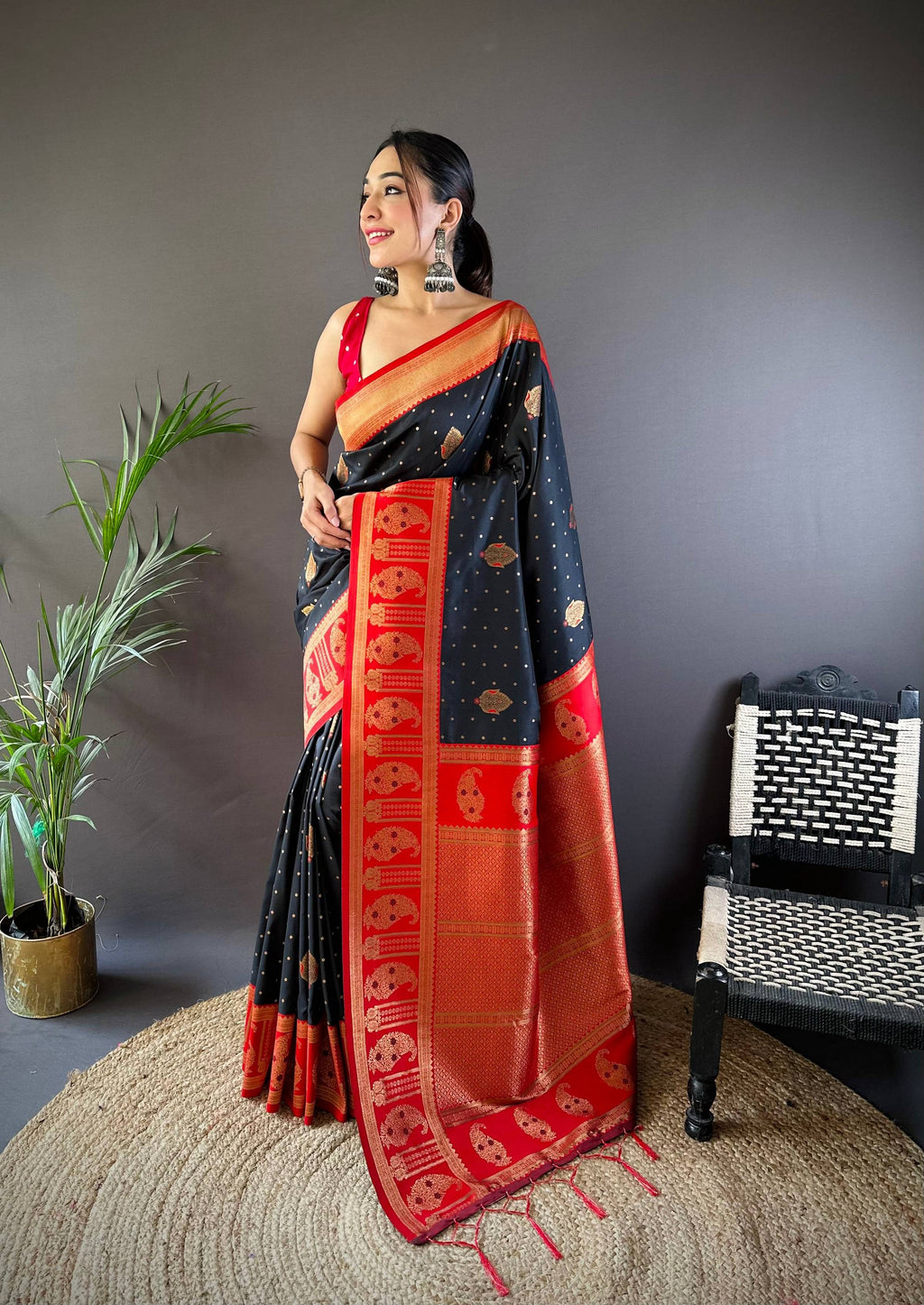 Sonakshi Women's Black Banarasi Silk Zari Woven Traditional Saree with Blouse - Distacart