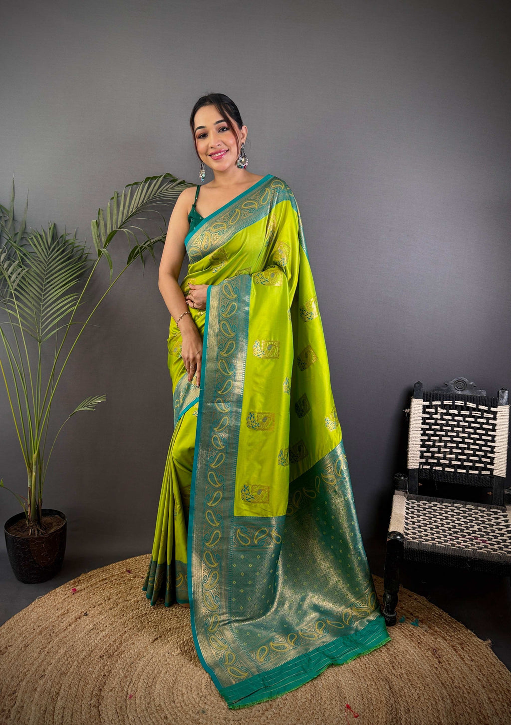 Sonakshi Women's Parrot Banarasi Silk Zari Woven Traditional Saree with Blouse - Distacart