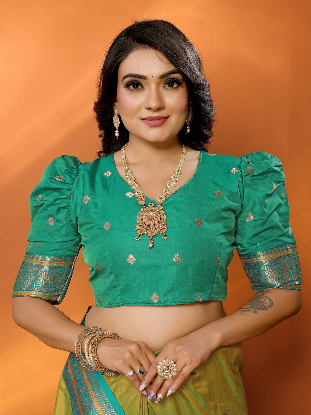 Sonakshi Women's Parrot Banarasi Silk Zari Woven Traditional Saree with Blouse - Distacart