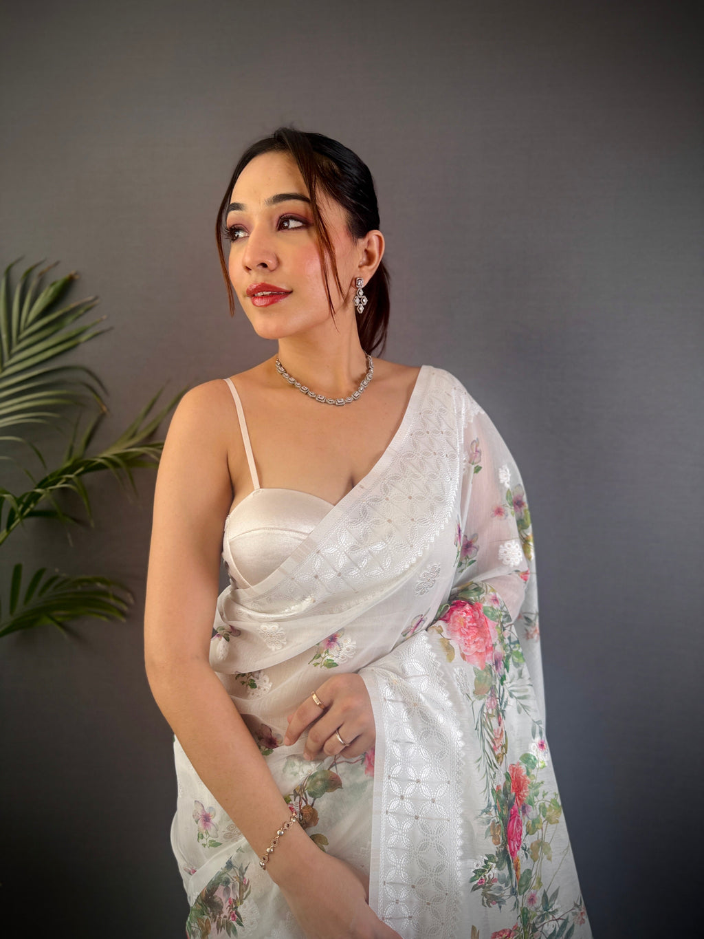 Sonakshi Women's White Blend Silk Jacquard Woven Traditional Saree with Blouse - Distacart