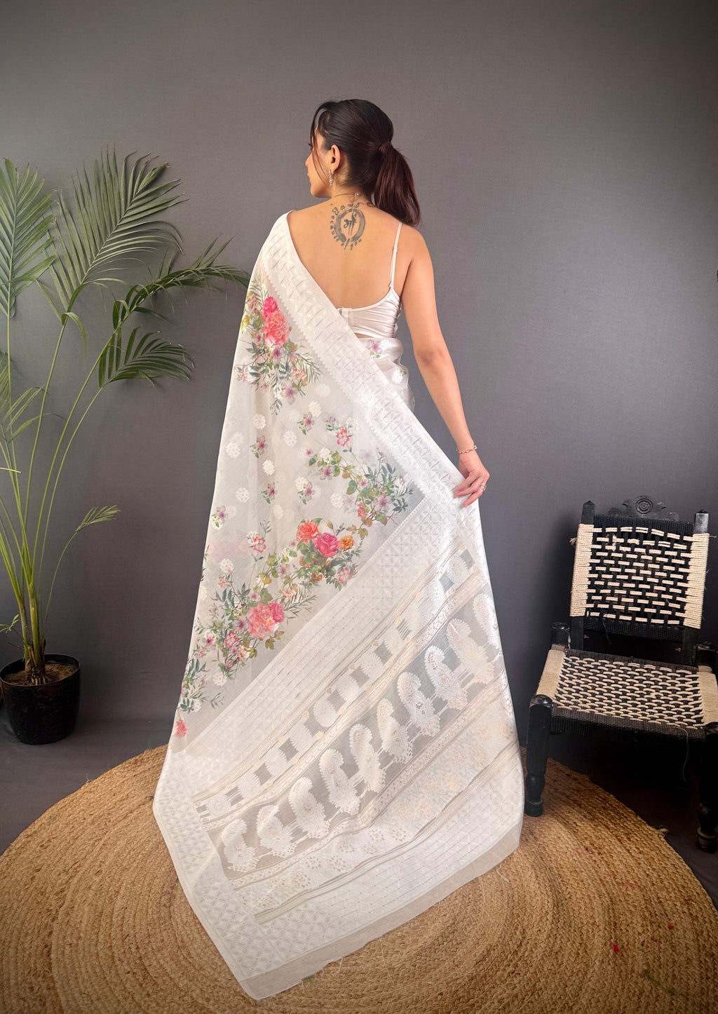 Sonakshi Women's White Blend Silk Jacquard Woven Traditional Saree with Blouse - Distacart