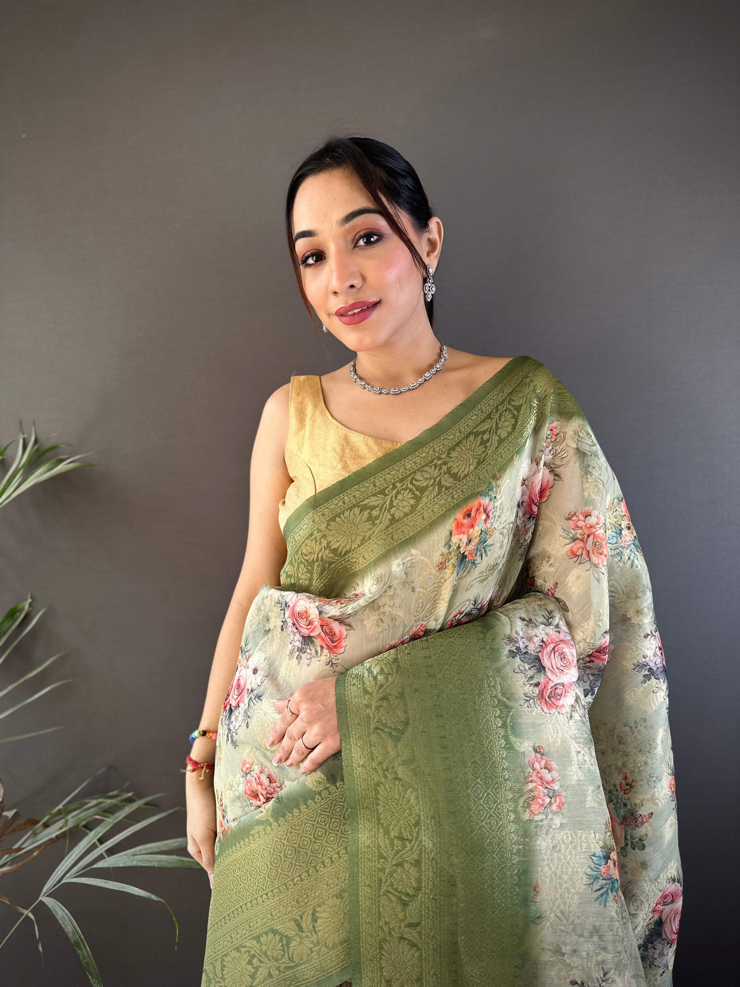 Sonakshi Women's Green Blend Silk Jacquard Woven Traditional Saree with Blouse - Distacart