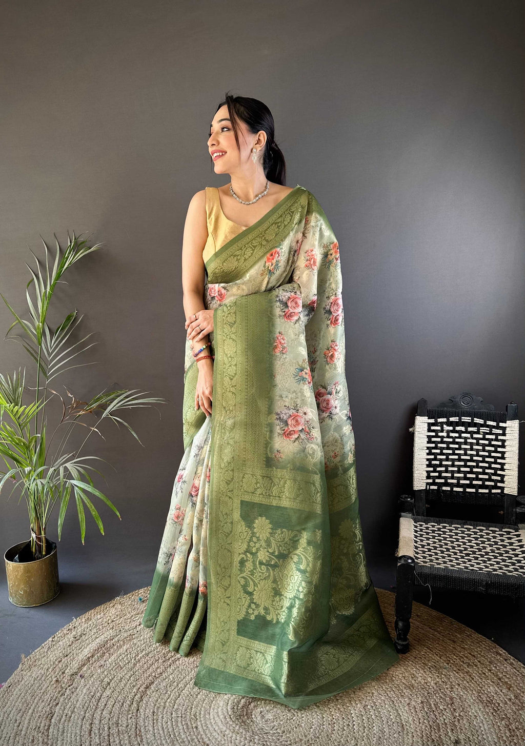 Sonakshi Women's Green Blend Silk Jacquard Woven Traditional Saree with Blouse - Distacart