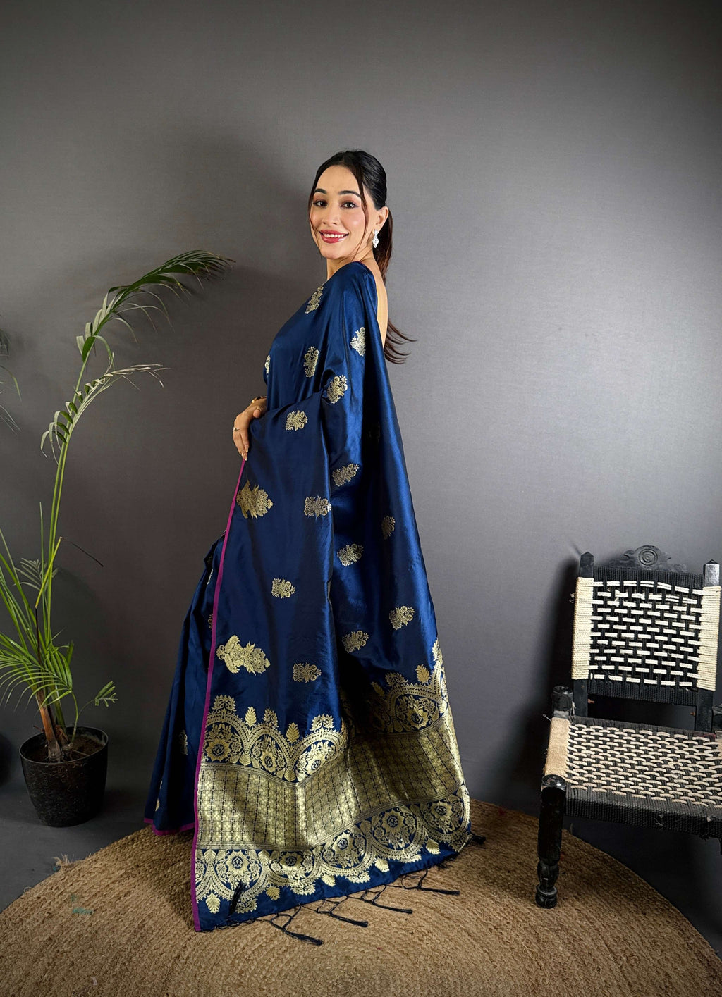 Sonakshi Women'S Blue Pure Lichi Silk With Weaving Zari Traditional Saree With Blouse - Distacart