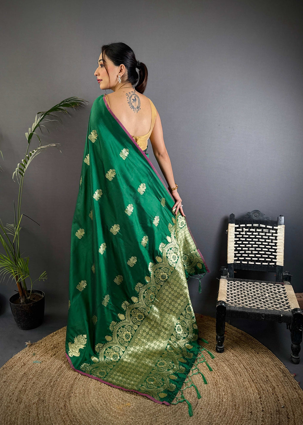 Sonakshi Women'S Ramagreen Pure Lichi Silk With Weaving Zari Traditional Saree With Blouse - Distacart