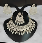 Jewel City Elegant Kundan Pearl Choker Necklace Set - Traditional Indian Bridal Jewelry with Earrings & Maang Tikka