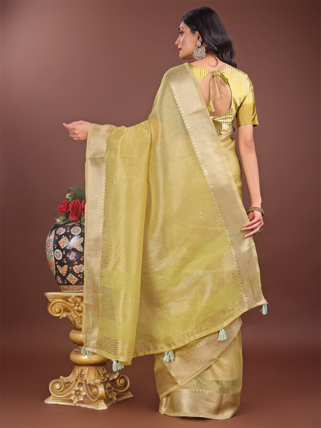 Shree Shyam Fashion Elegant Mehndi Green Linen Saree with Golden Zari Border & Rich Pallu | Soft Drape | Festive & Office Wear