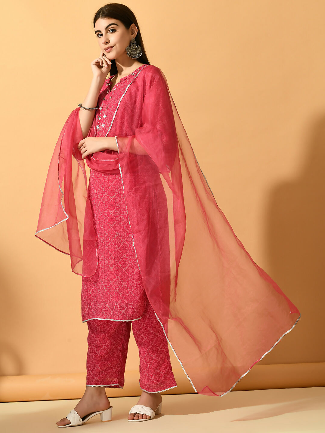 Myshka Women's Pink Embroidered Party Kurta Sets