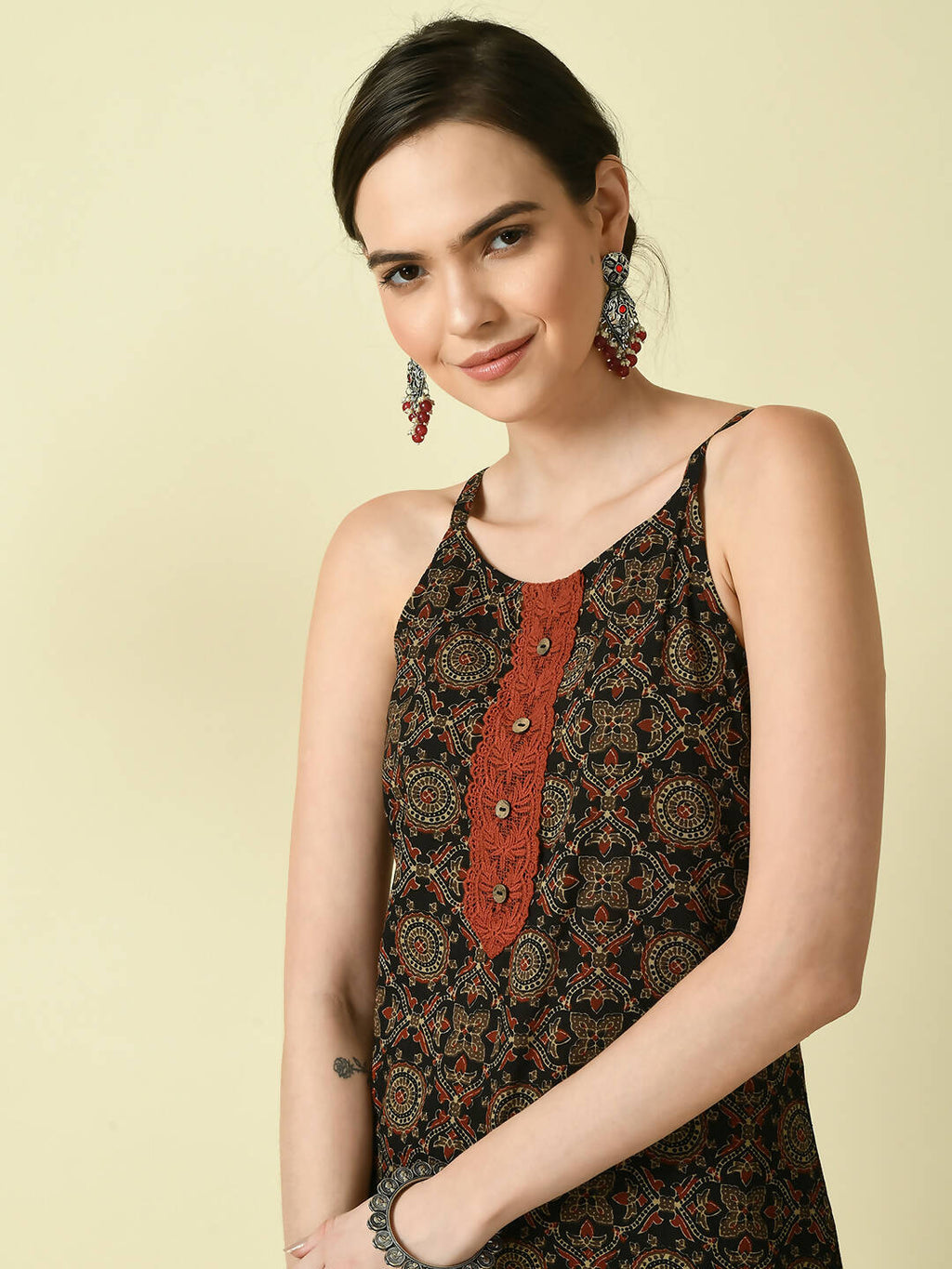 Myshka Women's Multi Straight Kurta & Trousers