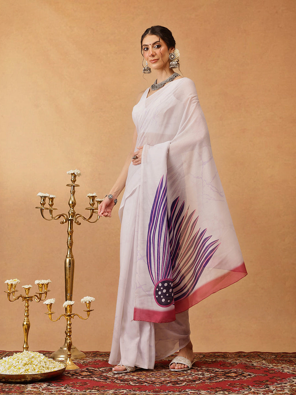 Hiral Fashion Off White Bollywood Mul Cotton Abstract Digital Printed Saree