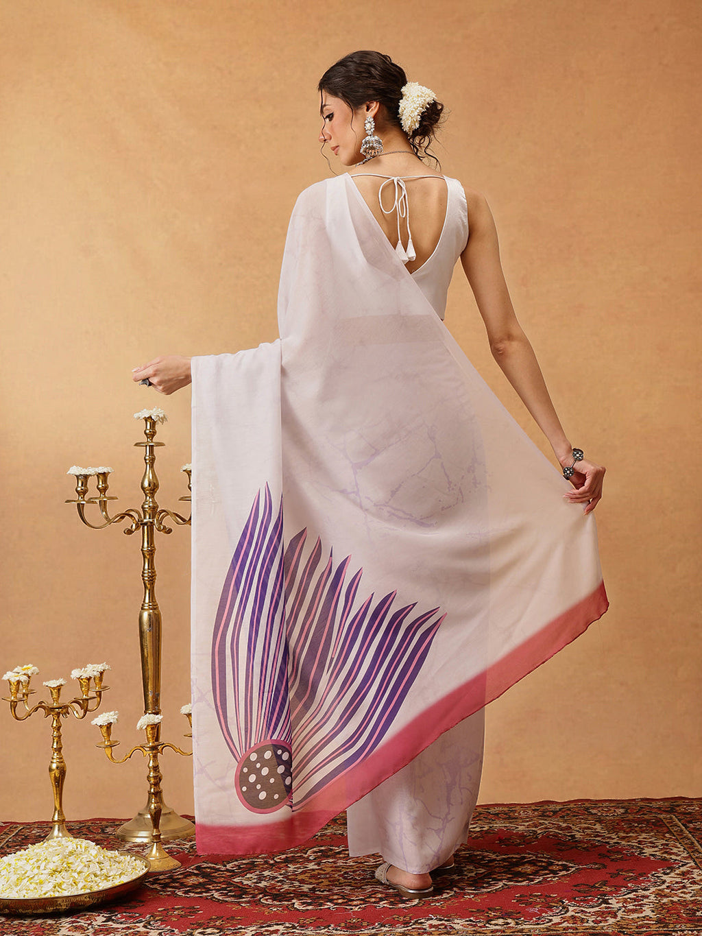 Hiral Fashion Off White Bollywood Mul Cotton Abstract Digital Printed Saree