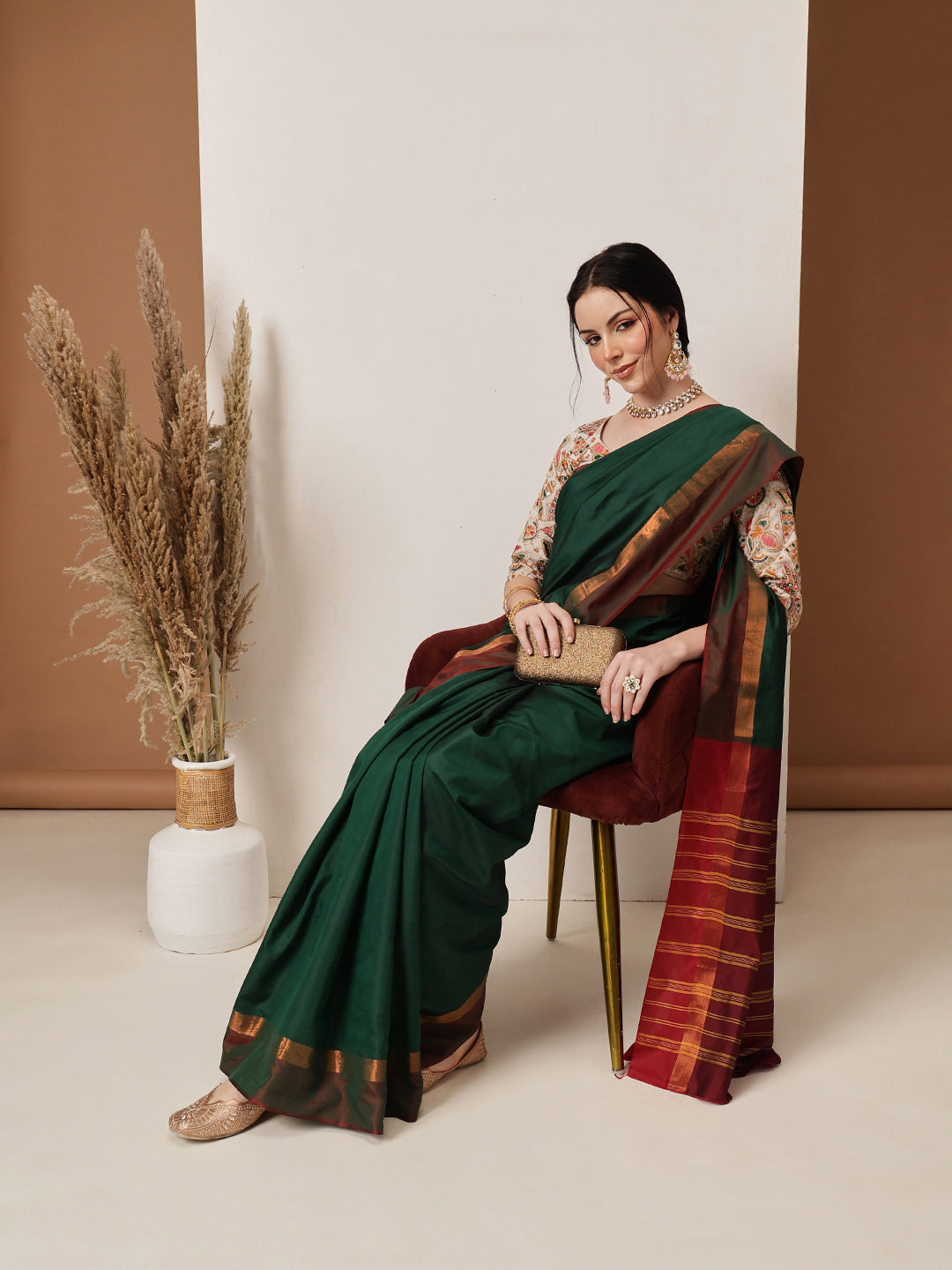 Hiral Fashion Green Banarasi Art Silk Solid Saree