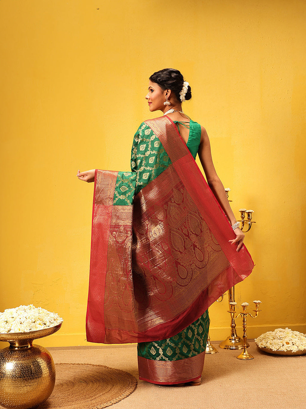 Hiral Fashion Green Banarasi Silk Woven Design Saree