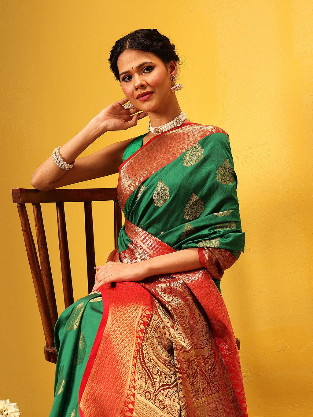 Hiral Fashion Green Banarasi Silk Woven Design Saree