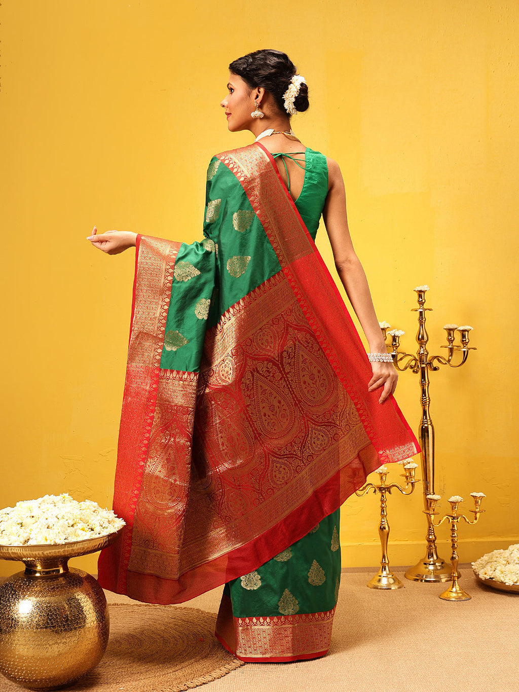 Hiral Fashion Green Banarasi Silk Woven Design Saree
