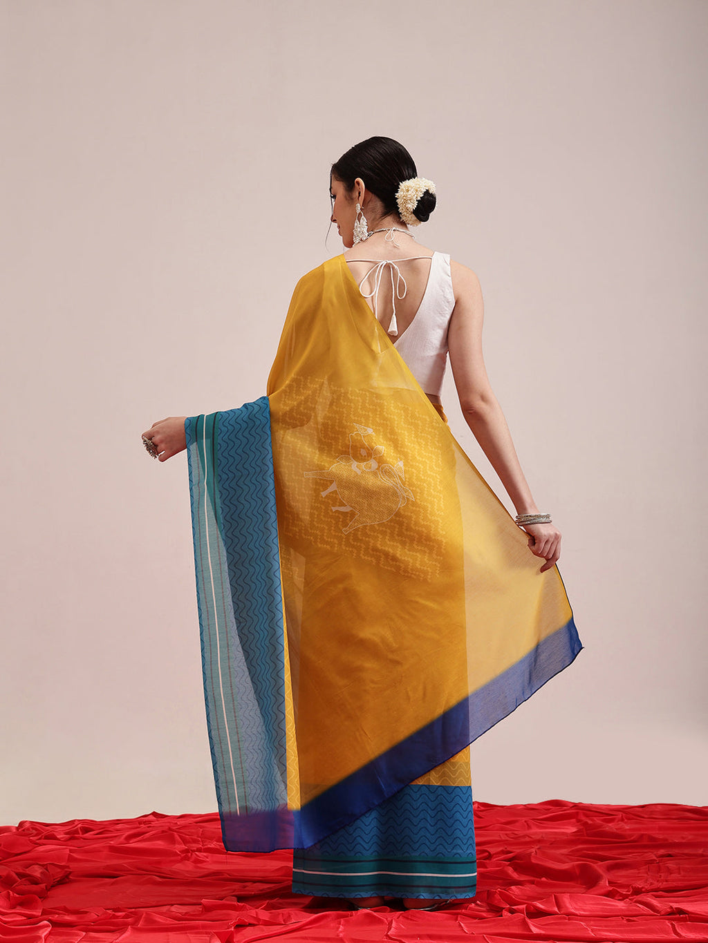 Hiral Fashion Yellow Bollywood Mul Cotton Abstract Digital Printed Saree