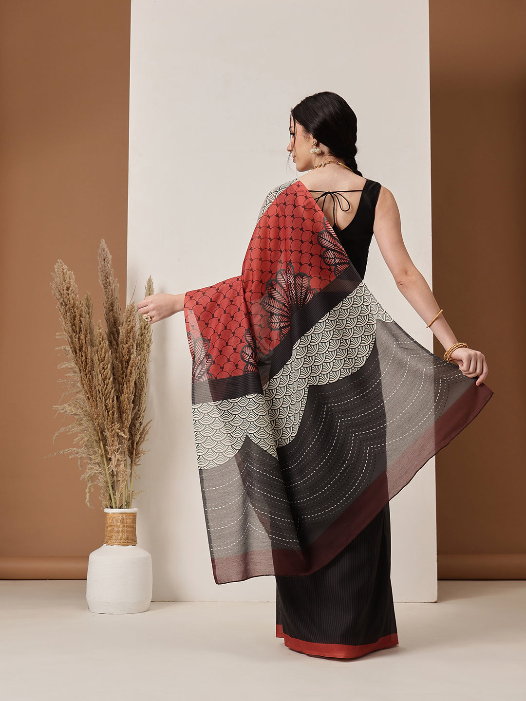 Hiral Fashion Black Bollywood Mul Cotton Stripes Digital Printed Saree