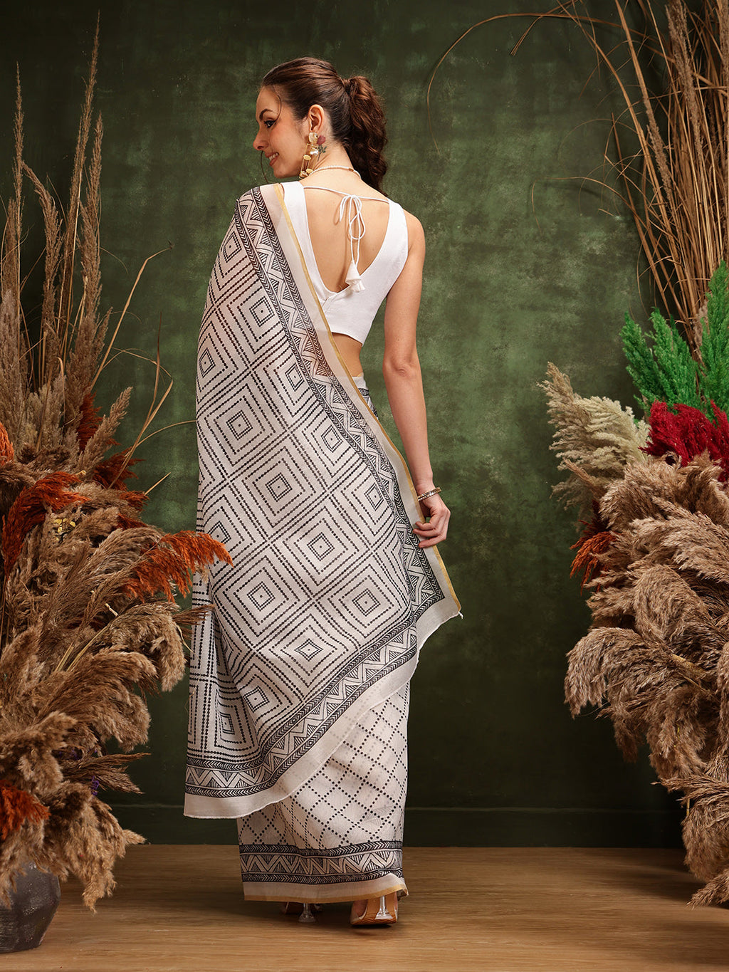 Hiral Fashion White Chanderi Cotton Blend Floral Digital Printed Saree